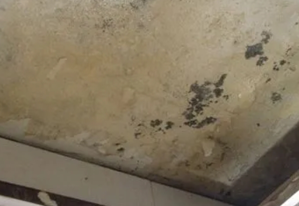 龙圩阳台漏水维修公司分享下龙圩卫生间渗水维修需要注意哪些问题。